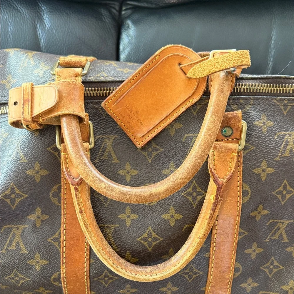 Vintage Louis Vuitton duffle bag with strap. Size 50 - Picture 2 of 14